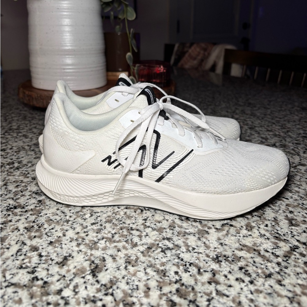 BRAND NEW!! NEW BALANCE DYNASOFT Run V2 Pro TENNIS SHOES